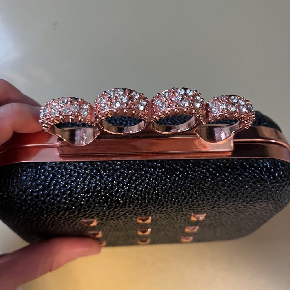 Clutch - Picture 5 of 5